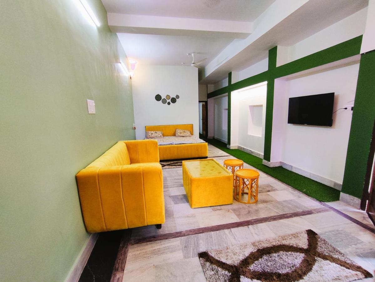 Yellow Homestay - Modern 2Bhk Ac Stay Джабалпур Экстерьер фото