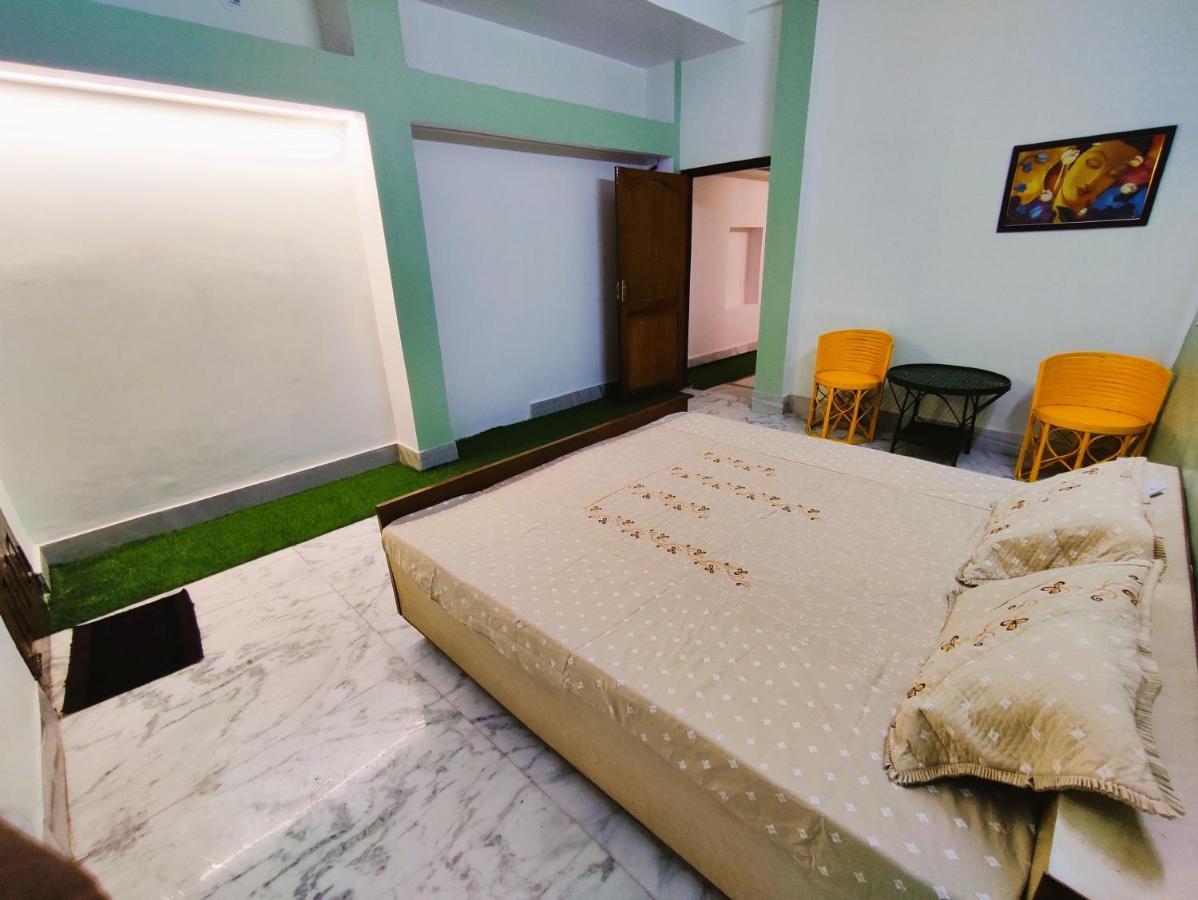 Yellow Homestay - Modern 2Bhk Ac Stay Джабалпур Экстерьер фото