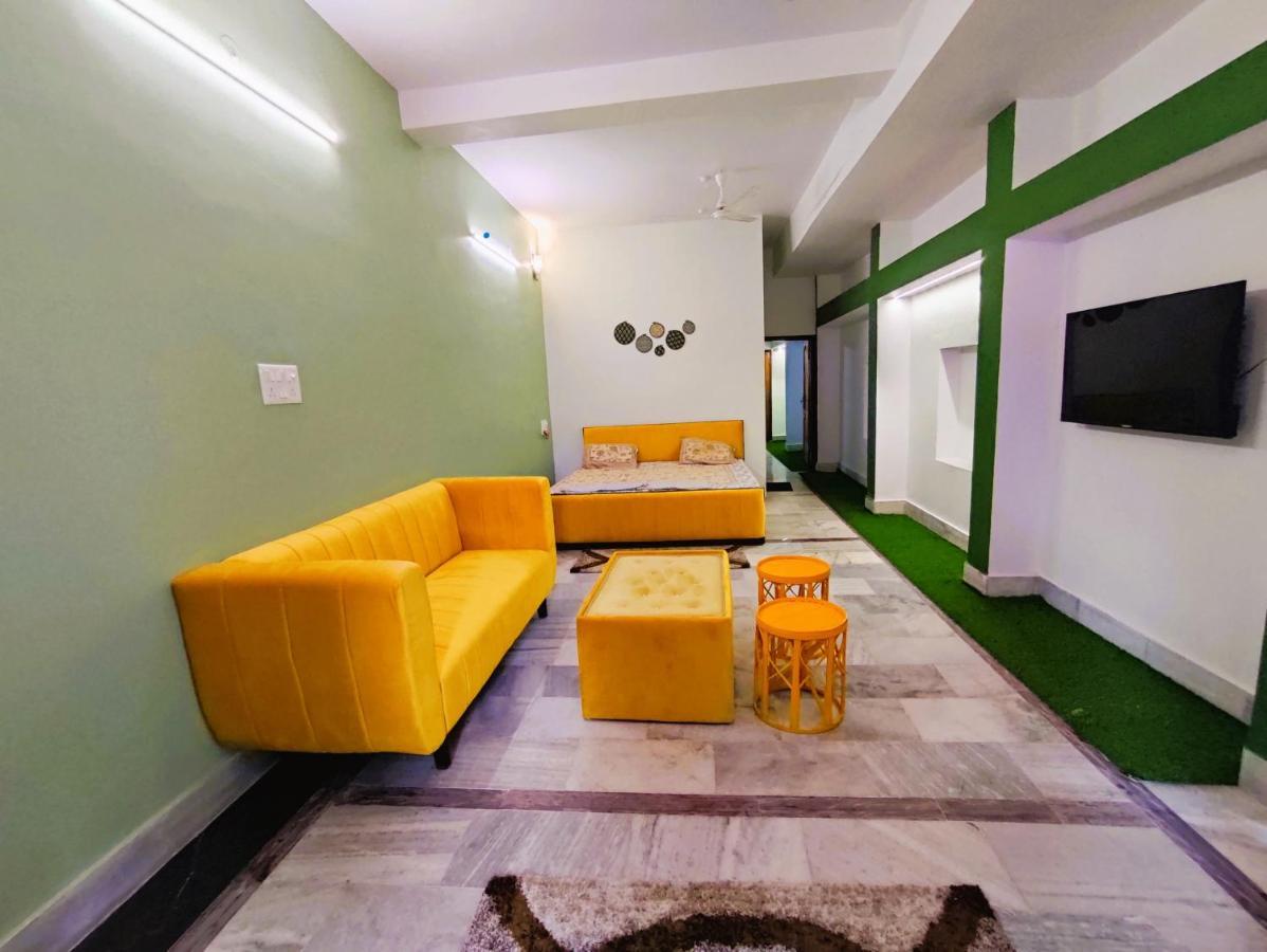 Yellow Homestay - Modern 2Bhk Ac Stay Джабалпур Экстерьер фото