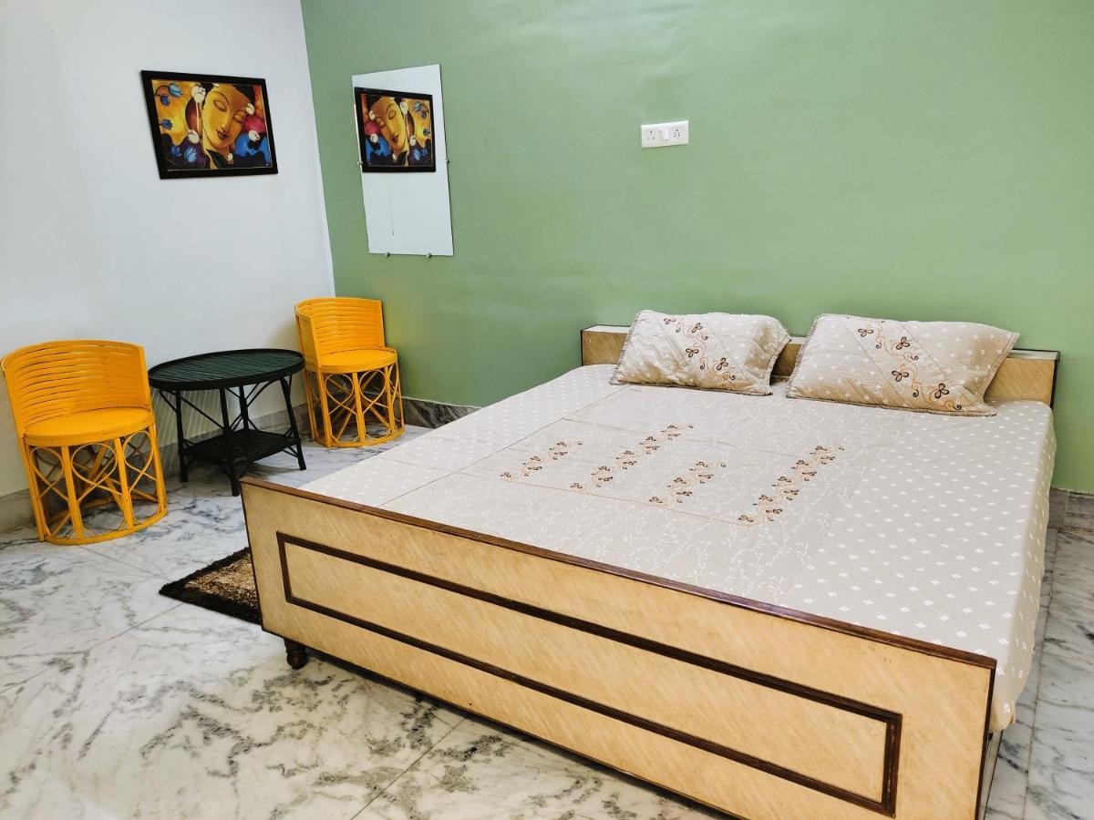Yellow Homestay - Modern 2Bhk Ac Stay Джабалпур Экстерьер фото